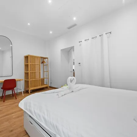 Апартаменти Guyau Ii - Somptueux 2pieces-carre D'or Menton-plage 1 Minute