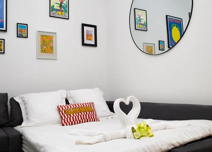 Апартаменти Guyau Ii - Somptueux 2pieces-carre D'or Menton-plage 1 Minute Мантон