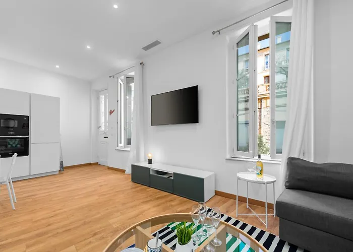 Guyau Ii - Somptueux 2pieces-carre D'or Menton-plage 1 Minute Мантон