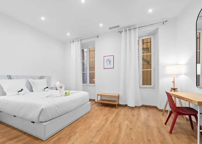 Guyau Ii - Somptueux 2pieces-carre D'or Menton-plage 1 Minute Апартаменти *